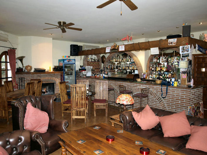 Image No.4-3 Bed Commercial for sale