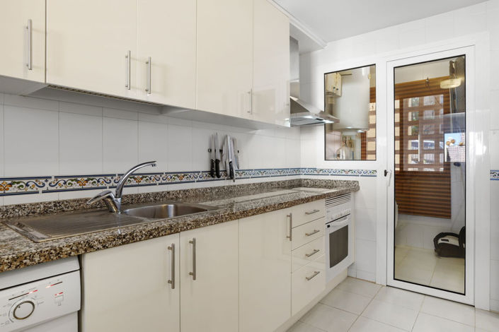 Image No.8-2 Bed Apartment for sale