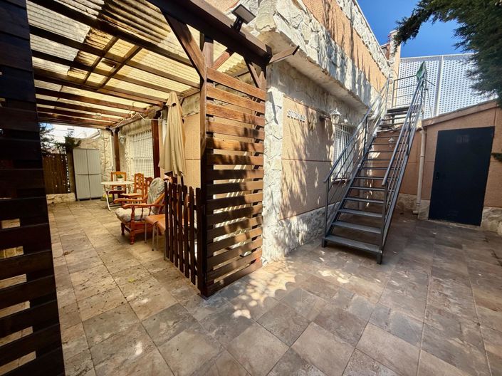 Image No.22-3 Bed Townhouse for sale