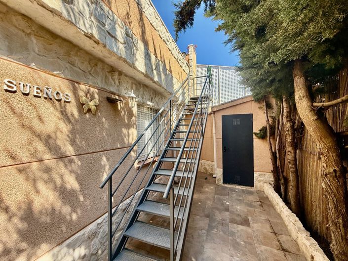 Image No.24-3 Bed Townhouse for sale