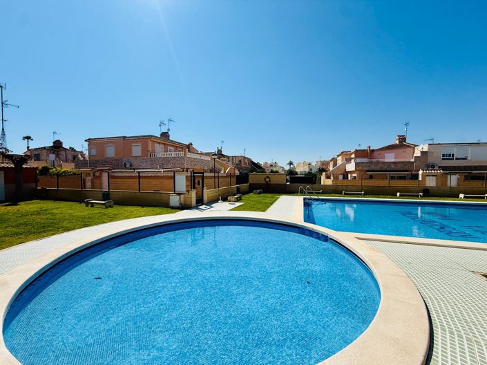 Image No.36-3 Bed Townhouse for sale