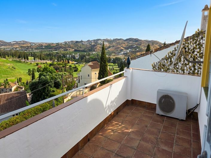 Image No.3-3 Bed Villa for sale