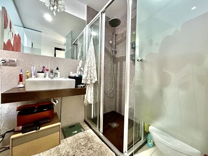 Image No.25-2 Bed Apartment for sale