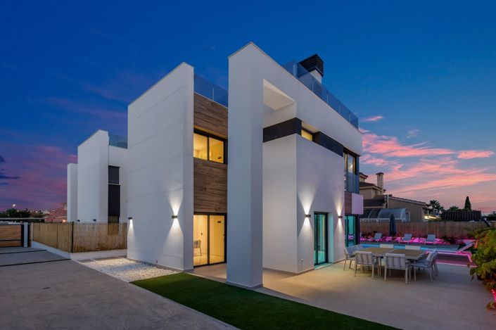 Image No.11-3 Bed Villa for sale