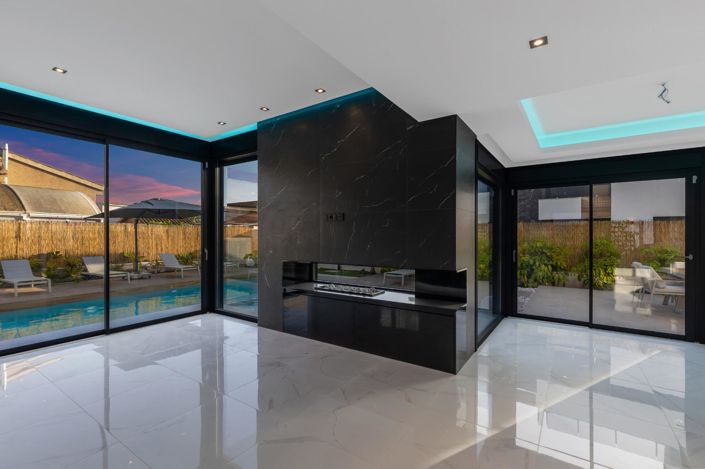 Image No.12-3 Bed Villa for sale