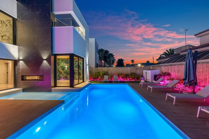 Image No.15-3 Bed Villa for sale