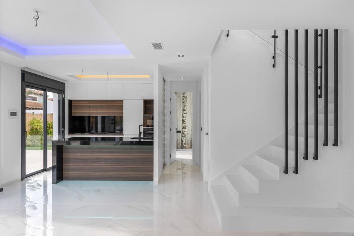 Image No.40-3 Bed Villa for sale