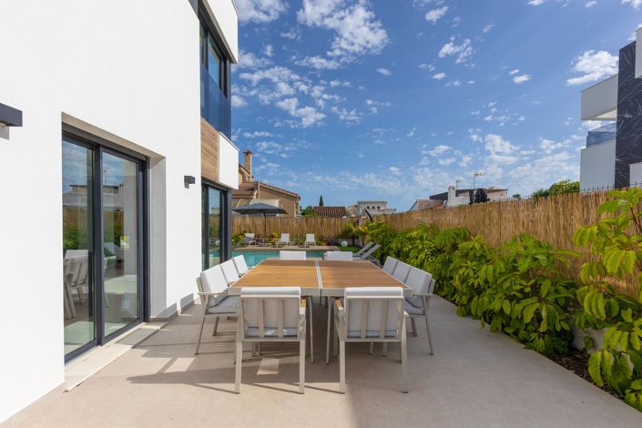 Image No.48-3 Bed Villa for sale