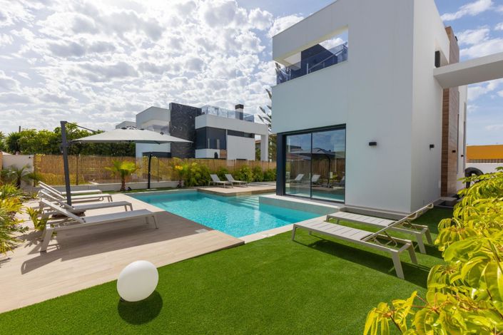 Image No.6-3 Bed Villa for sale