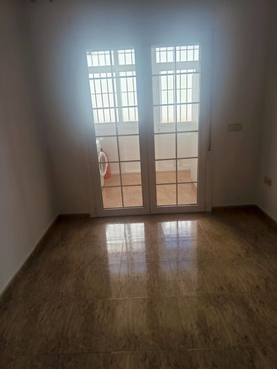 Image No.18-4 Bed Townhouse for sale