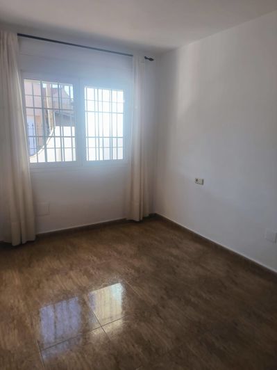 Image No.25-4 Bed Townhouse for sale