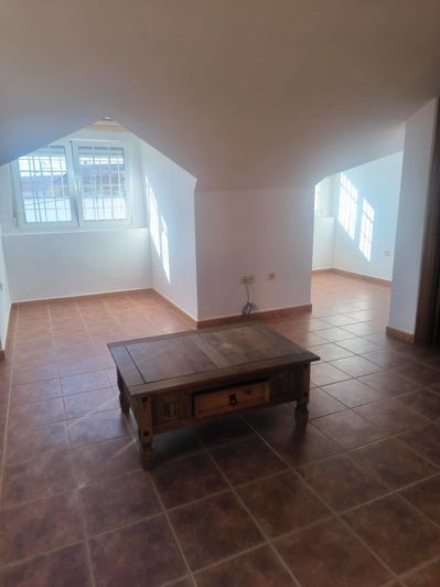 Image No.33-4 Bed Townhouse for sale