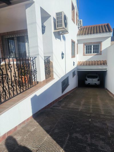 Image No.7-4 Bed Townhouse for sale