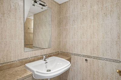 10-bb915d1cb19341576dcdc994b81ab9c5