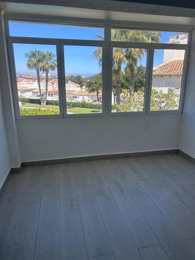 Image No.10-3 Bed House for sale