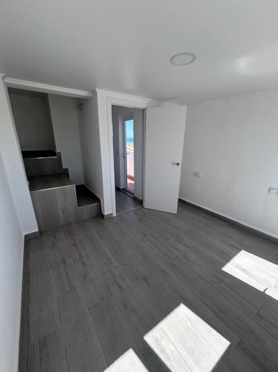 Image No.28-3 Bed House for sale
