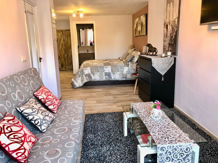 Image No.12-8 Bed House for sale