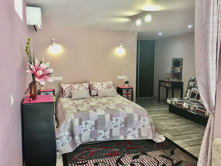 Image No.22-8 Bed House for sale