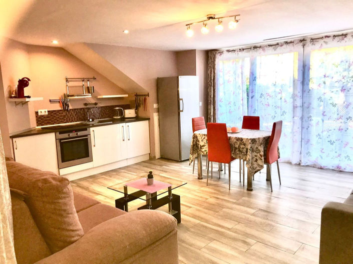 Image No.4-8 Bed House for sale