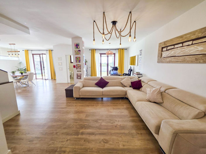 Image No.2-Villa de 2 chambres à vendre à Casares