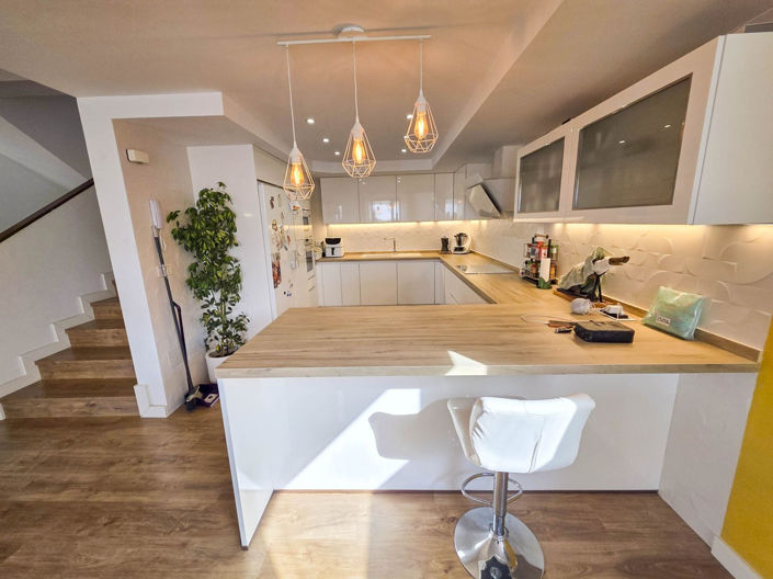 Image No.6-2 Bed Townhouse for sale