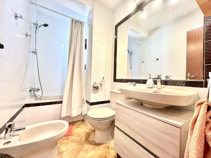 Image No.18-2 Bed Apartment for sale