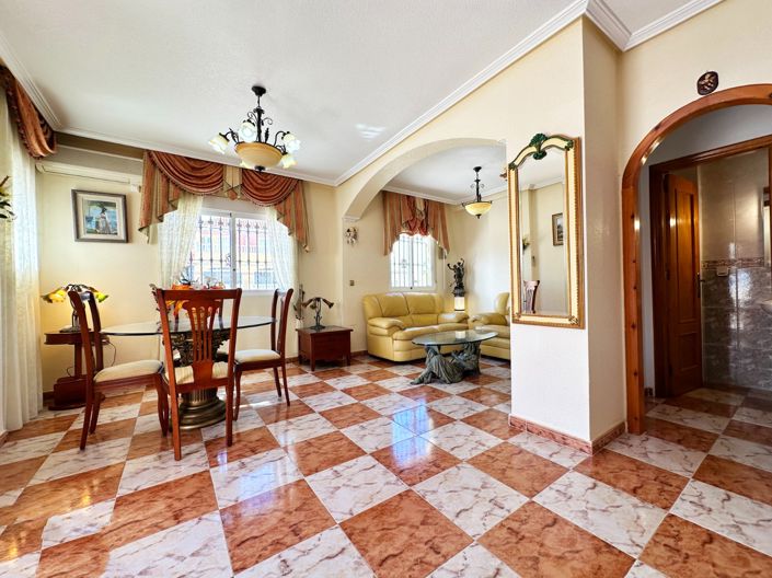 Image No.2-2 Bed Townhouse for sale
