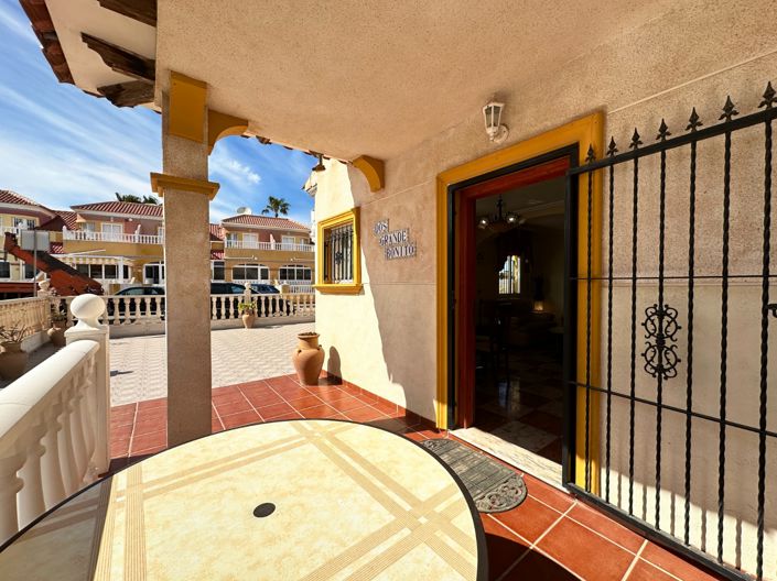 Image No.35-2 Bed Townhouse for sale