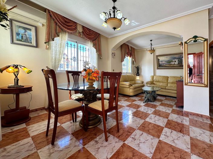 Image No.38-2 Bed Townhouse for sale