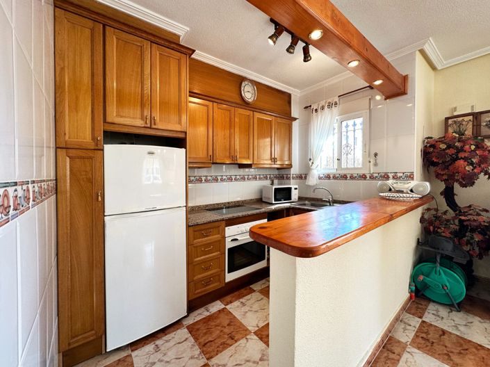Image No.8-2 Bed Townhouse for sale