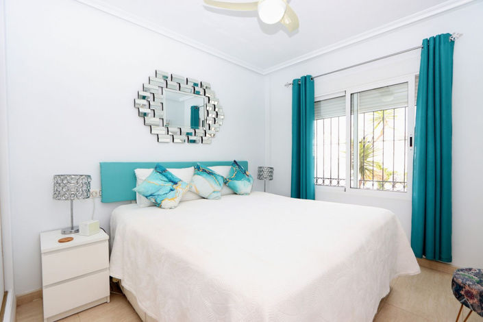 Image No.11-2 Bed House for sale