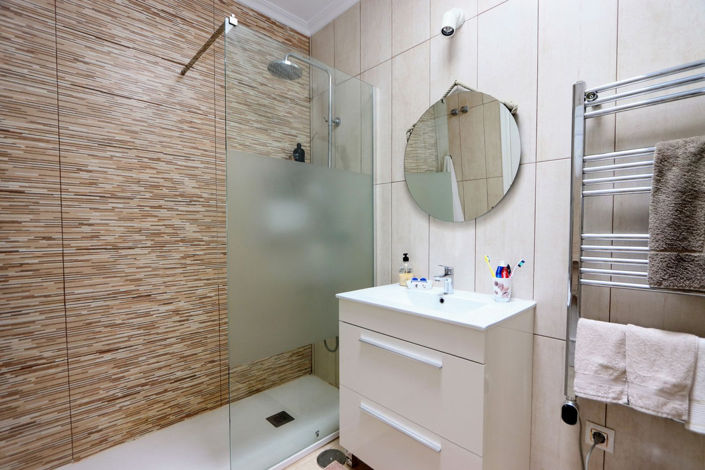 Image No.13-2 Bed House for sale