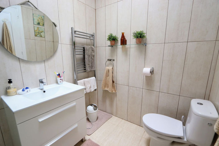 Image No.14-2 Bed House for sale