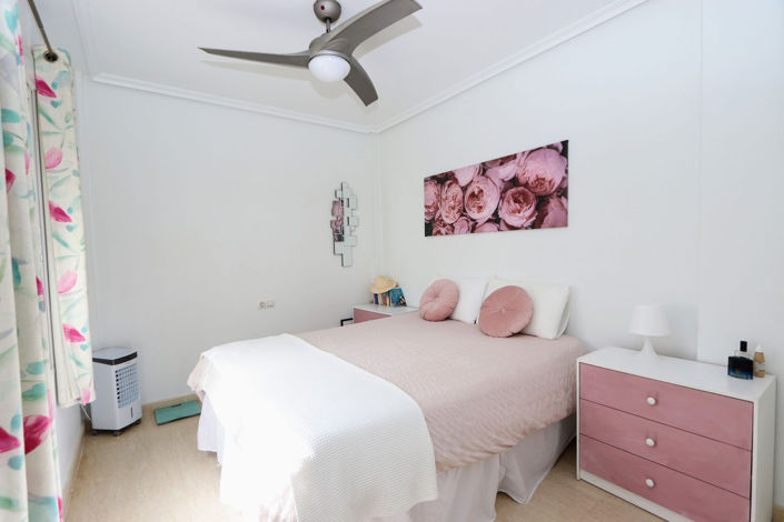 Image No.15-2 Bed House for sale