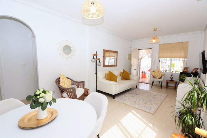 Image No.7-2 Bed House for sale