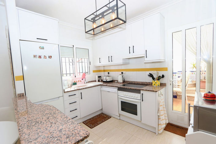 Image No.9-2 Bed House for sale