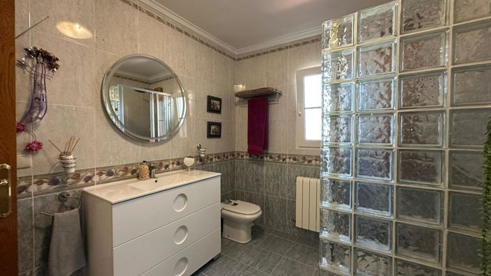 Image No.44-4 Bed Villa for sale