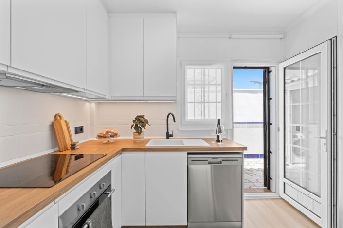 Image No.10-3 Bed Townhouse for sale