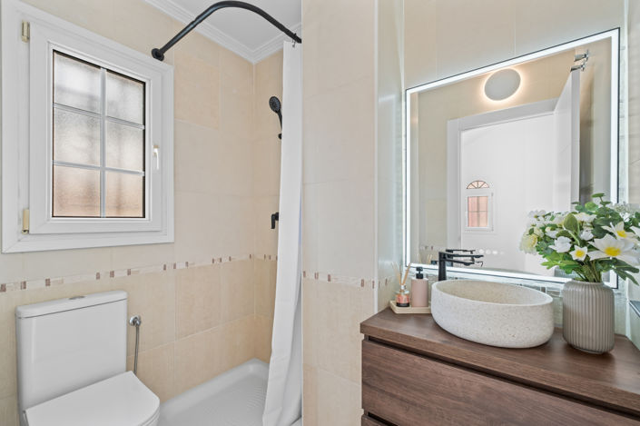 Image No.18-3 Bed Townhouse for sale