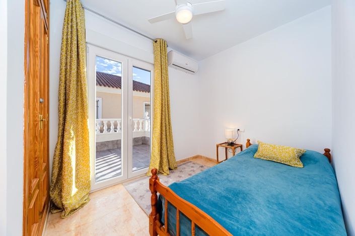 Image No.19-4 Bed House for sale