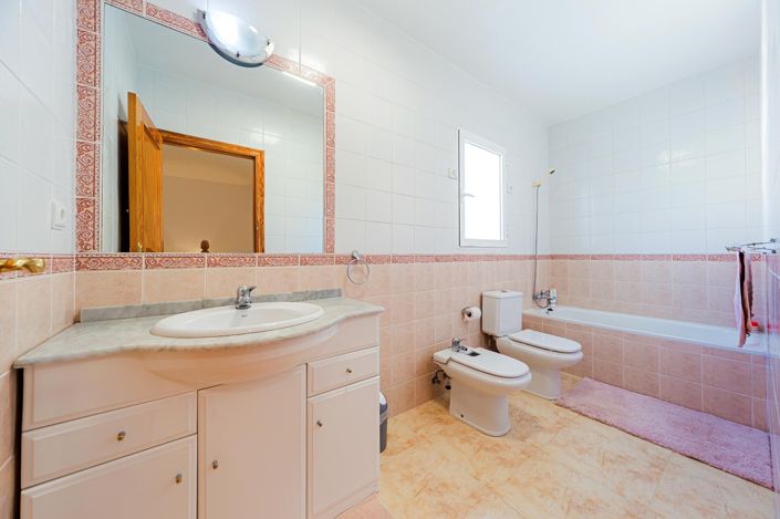 Image No.22-4 Bed Duplex for sale