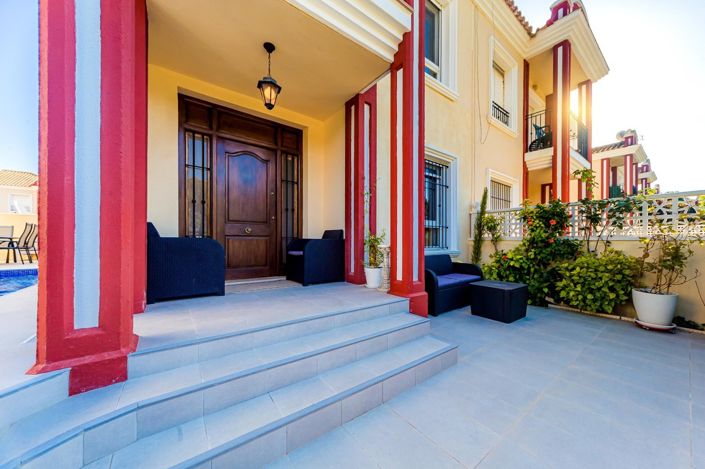 Image No.3-4 Bed House for sale