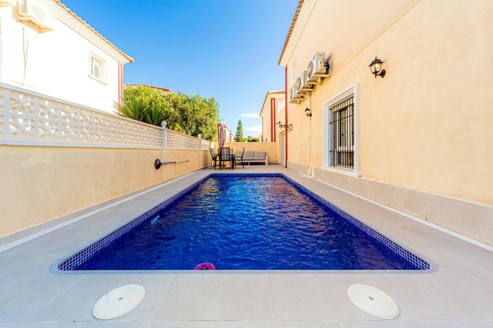 Image No.7-4 Bed House for sale