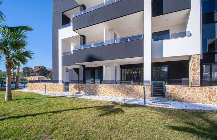 Image No.12-2 Bed Property for sale