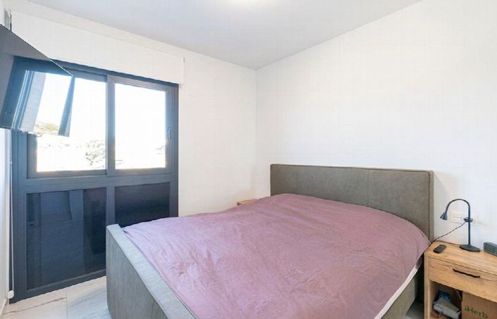 Image No.8-2 Bed Property for sale