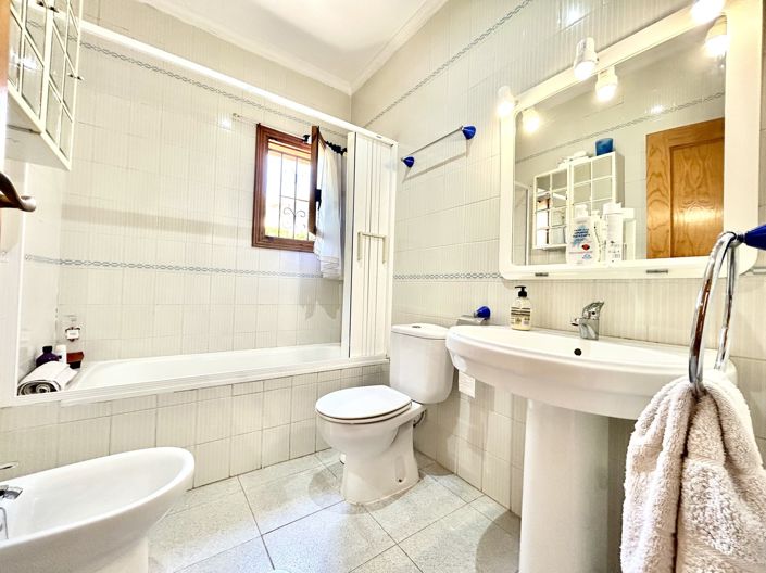 Image No.20-3 Bed Villa for sale