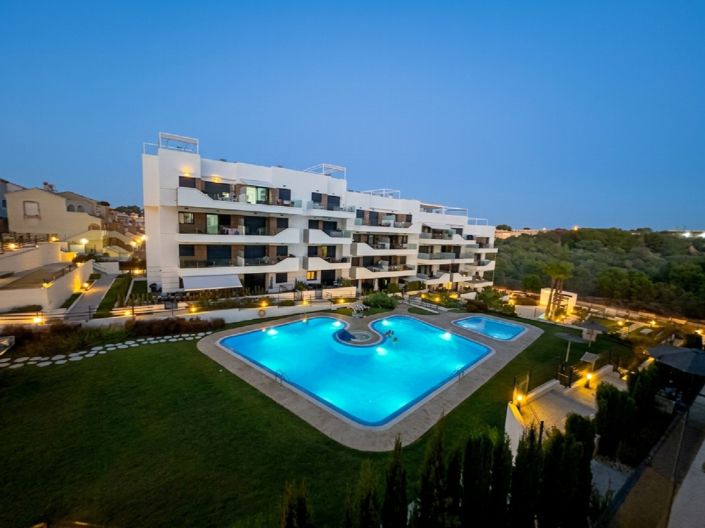 Image No.20-2 Bed Property for sale