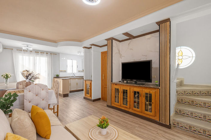 Image No.7-2 Bed House for sale