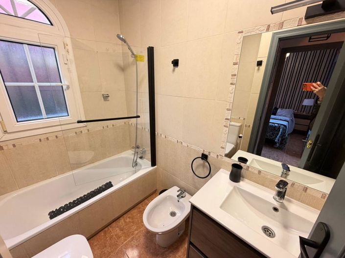 Image No.17-3 Bed House for sale