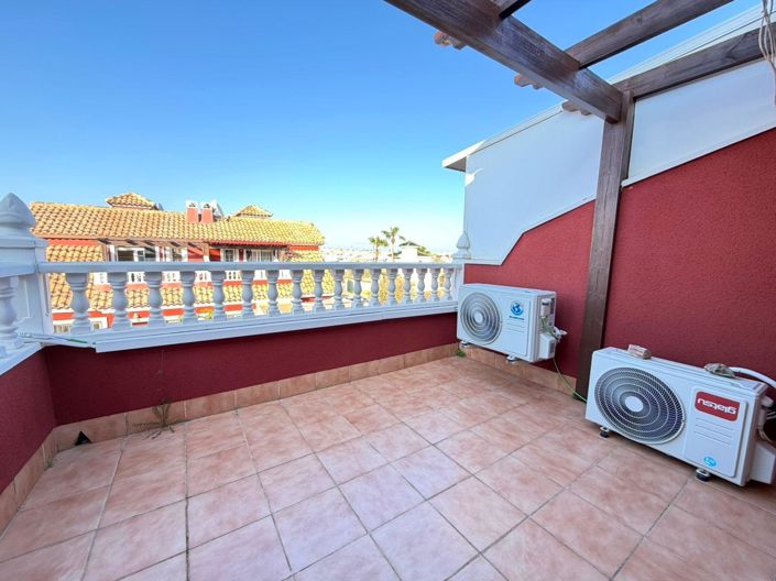 Image No.18-3 Bed House for sale
